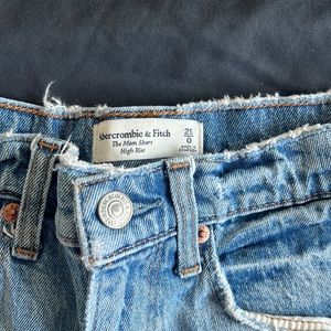ABERCROMBIE AND FITCH HIGH RISE MOM SHORTS